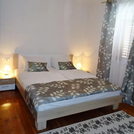 Ana Guest house